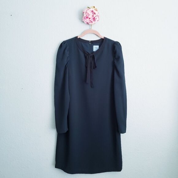 Cece Puff Sleeve Tie Neck Dress in spruce green - Picture 2 of 8